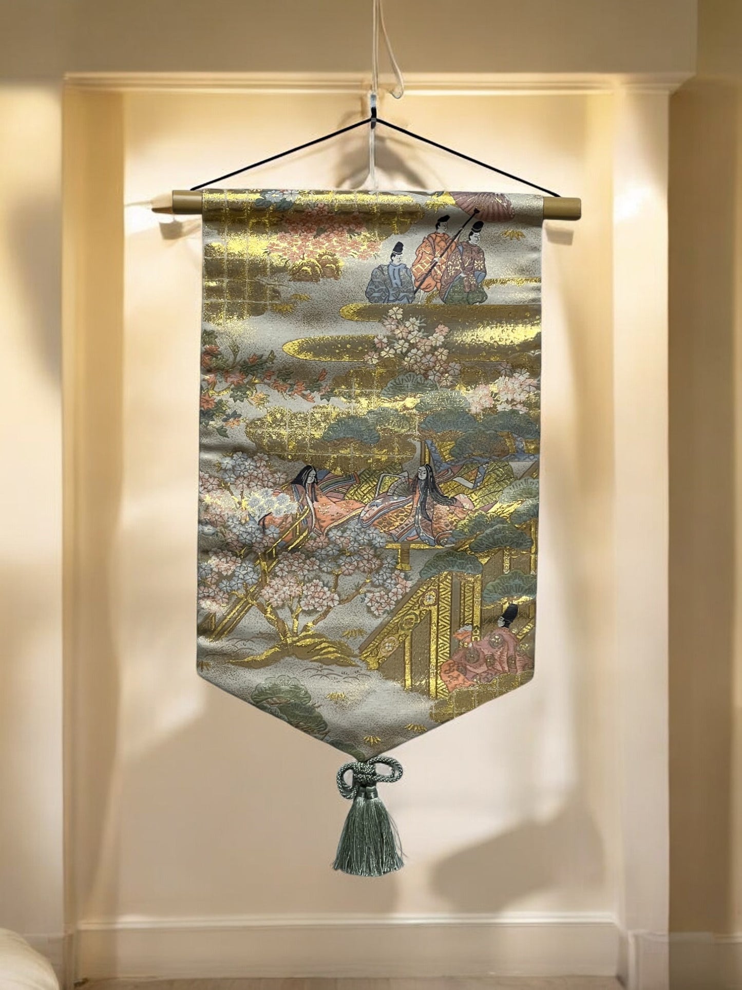 Golden Tapestry with Elegant Heian Scroll Design(002-TP)
