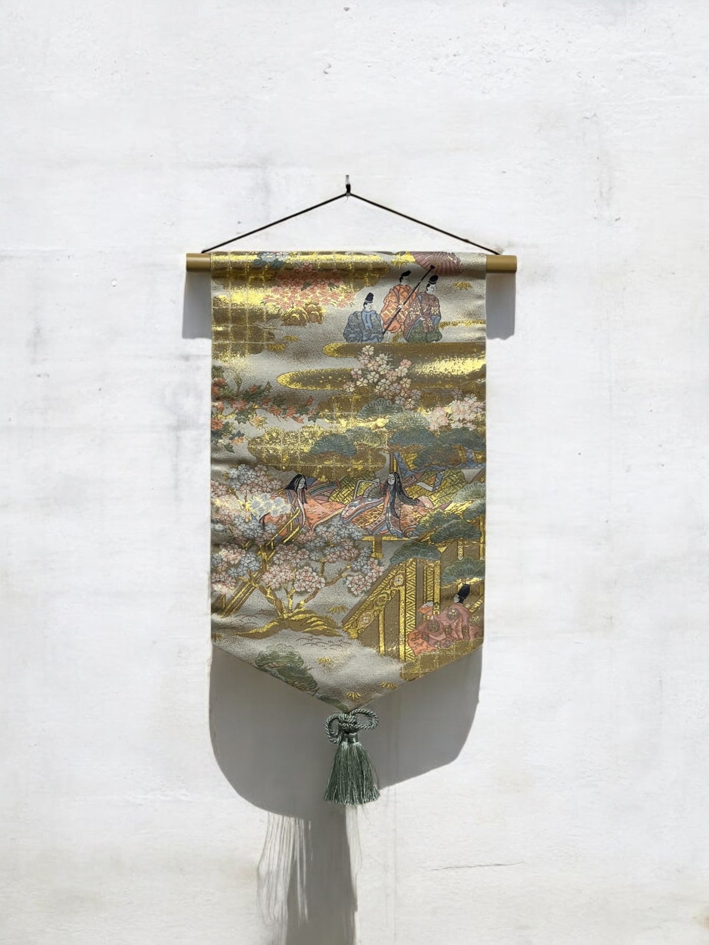 Golden Tapestry with Elegant Heian Scroll Design(002-TP)