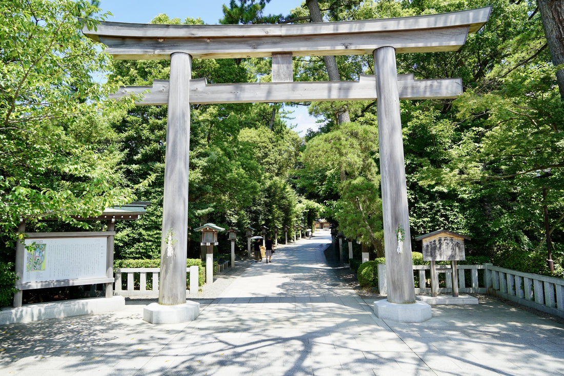 Understanding Japanese Culture: Unique Perspectives on Nature and Differences from Western Culture