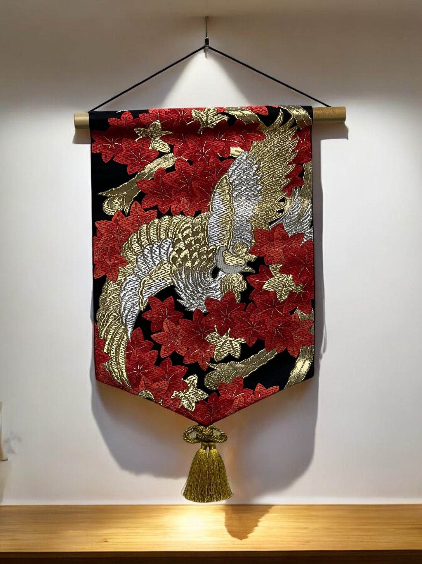 Black Tapestry with Red Maple Leaves and a Golden Phoenix Design（001-TP）